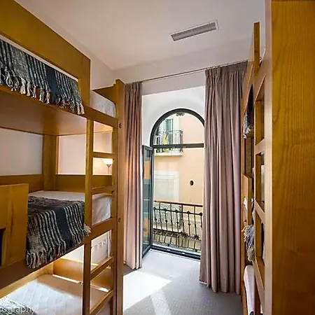 Day Off Suite&hostel * Setúbal